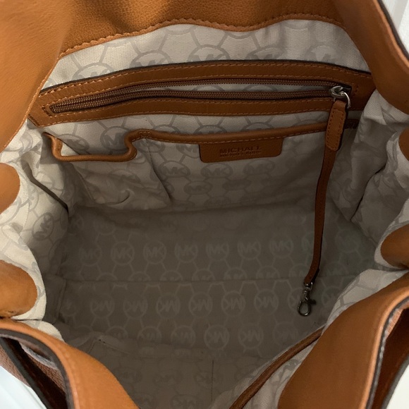 Michael Kors Hamilton Large Tote Bag - Picture 6 of 7